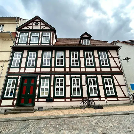 Stilvoll Wohnen In Bester Lage Schwerins דירה